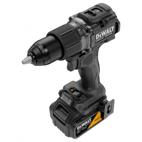 Aparafusadora XR 18V + 2 Bat 4.0Ah + carregador + mala McLaren edition refª DCD86MM2T-QW DEWALT Aparafusadora XR 18V + 2 Bat 4.0Ah + carregador + mala McLaren edition refª DCD86MM2T-QW DEWALT