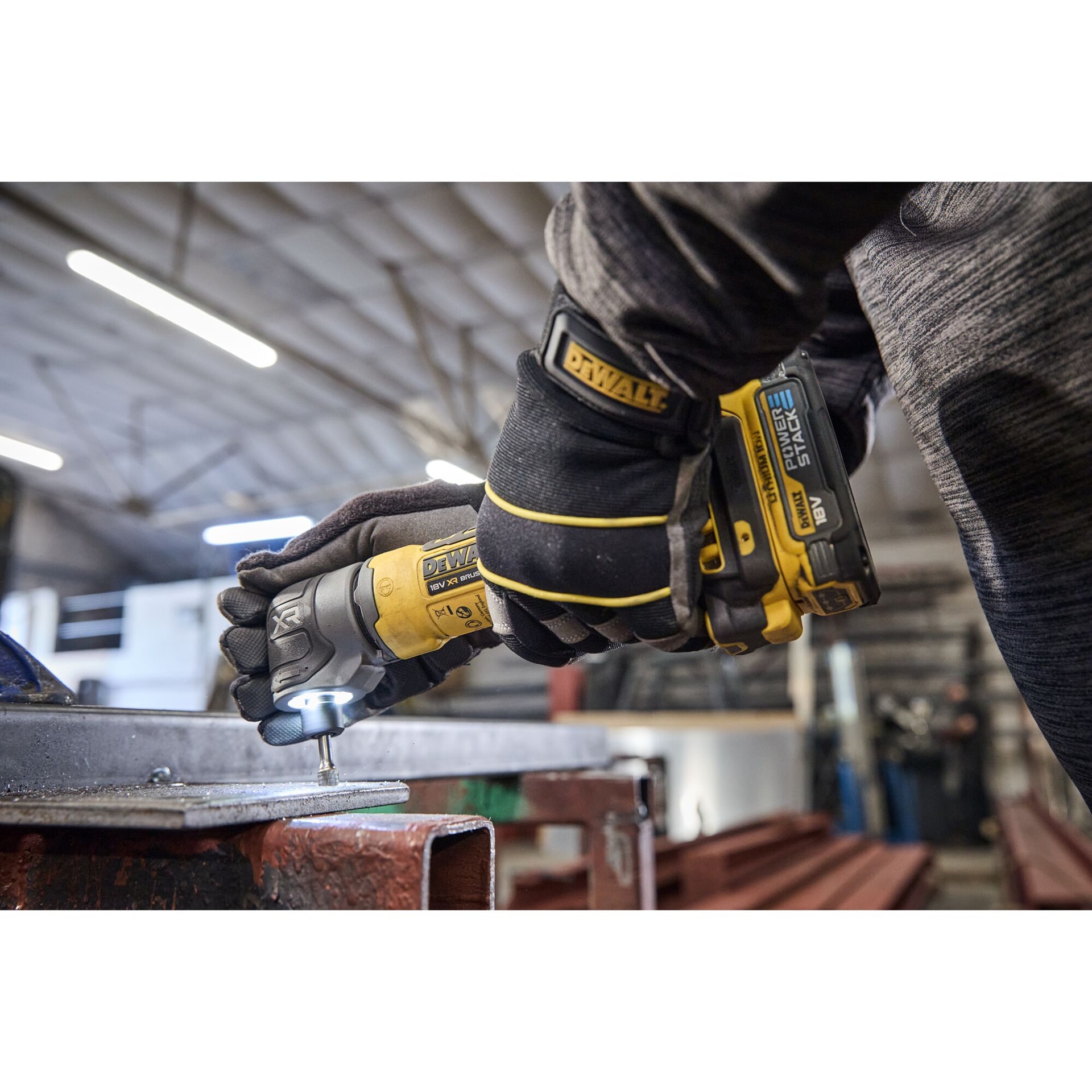 Rebarbadora Angular sem Escovas 18V refª DCG421N-XJ DEWALT