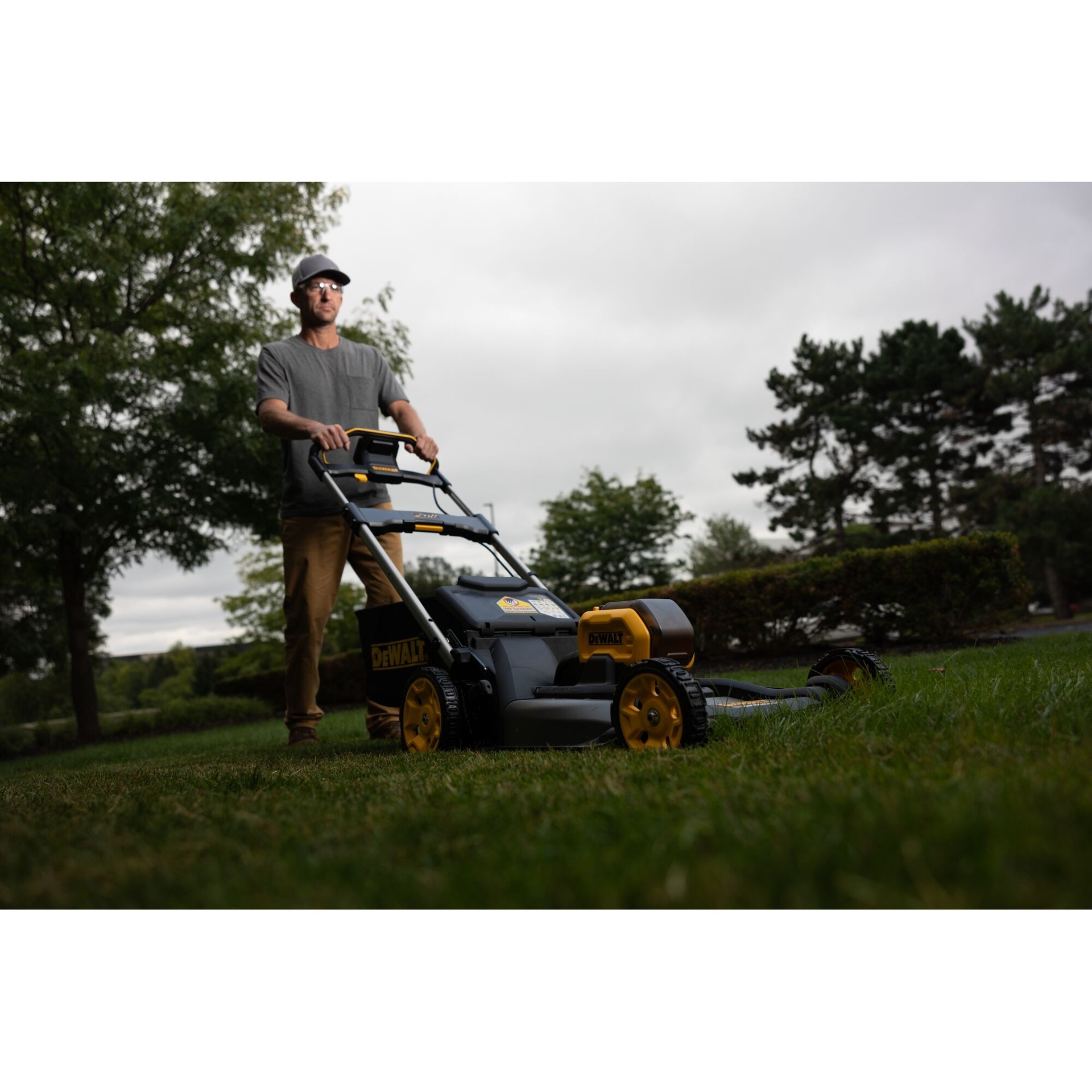 Corta-relvas 53cm XR 54V (sem baterias) refª DCMWP500N-XJ DEWALT