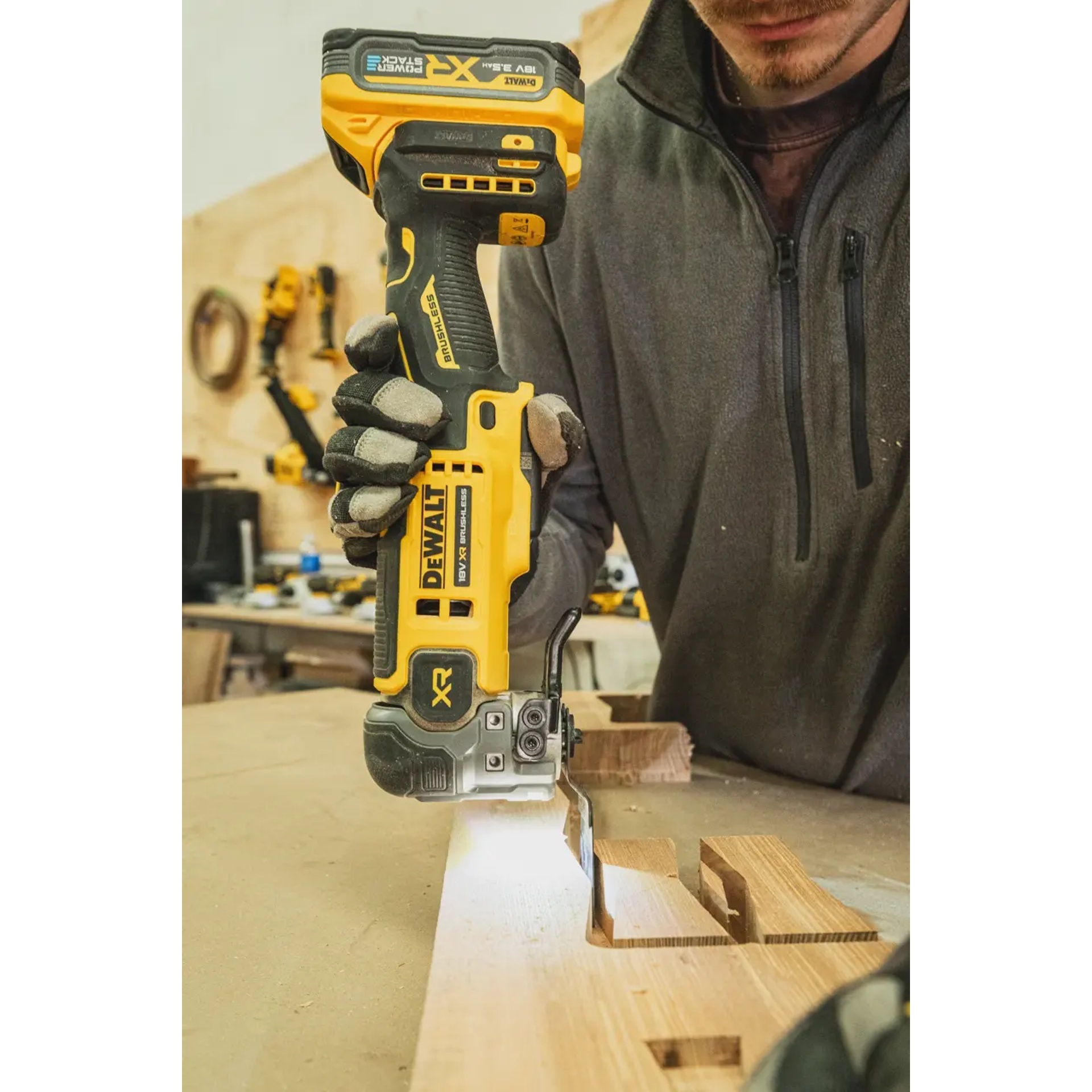 Multi-ferramenta Oscilante S/Escovas XR 18V refª DCS359NT-XJ DEWALT
